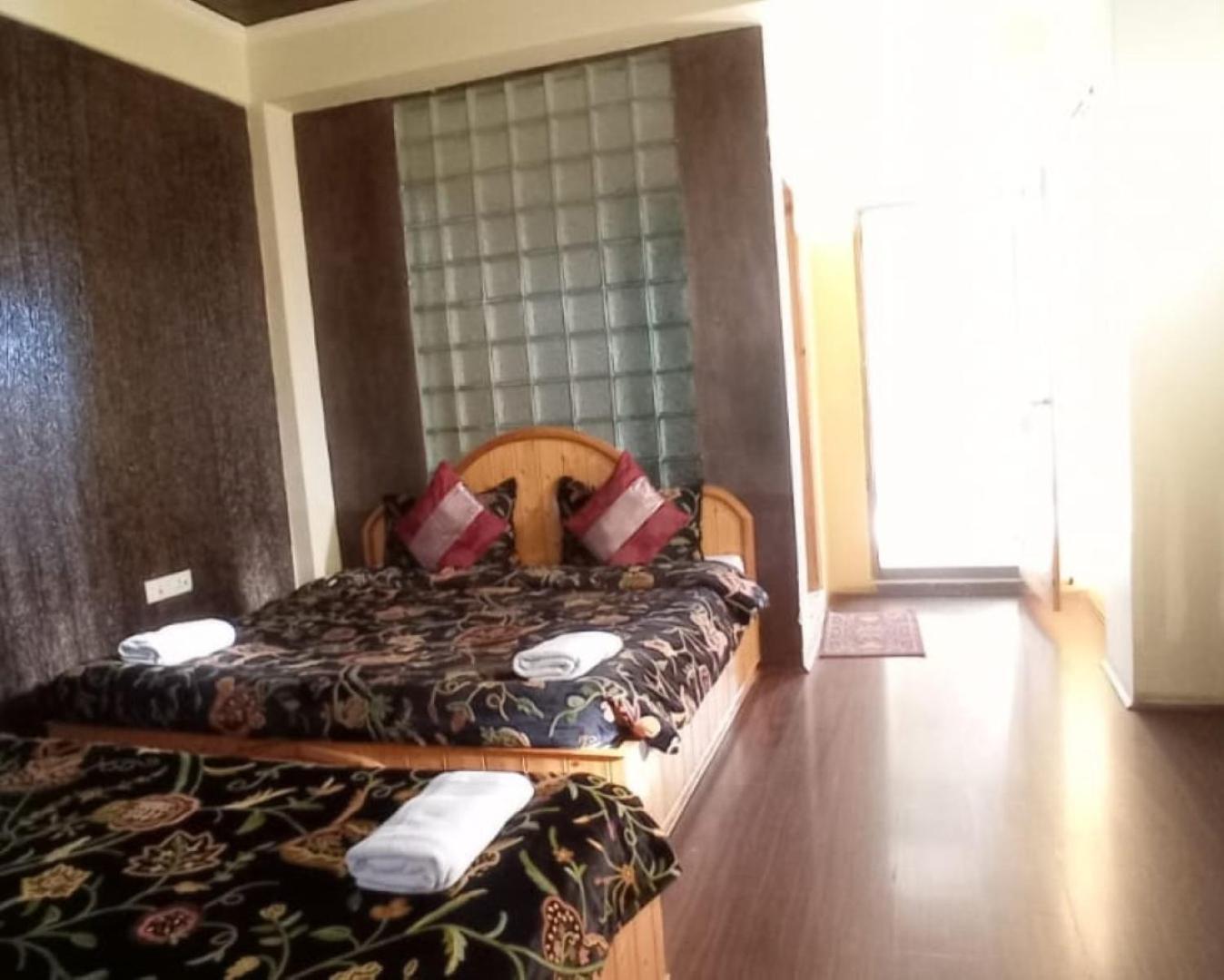 Hotel Shefaf Durgjan Luaran gambar