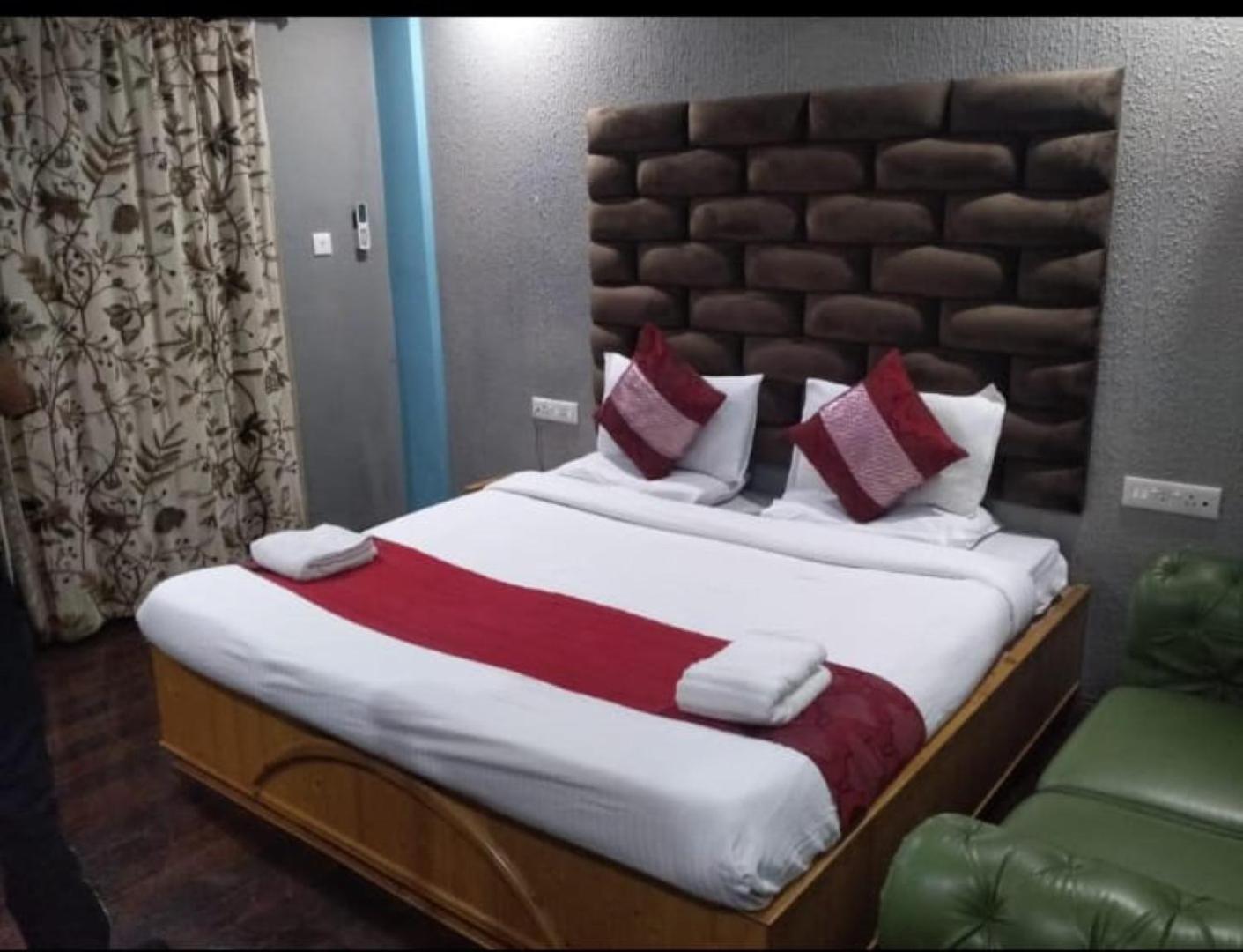 Hotel Shefaf Durgjan Luaran gambar