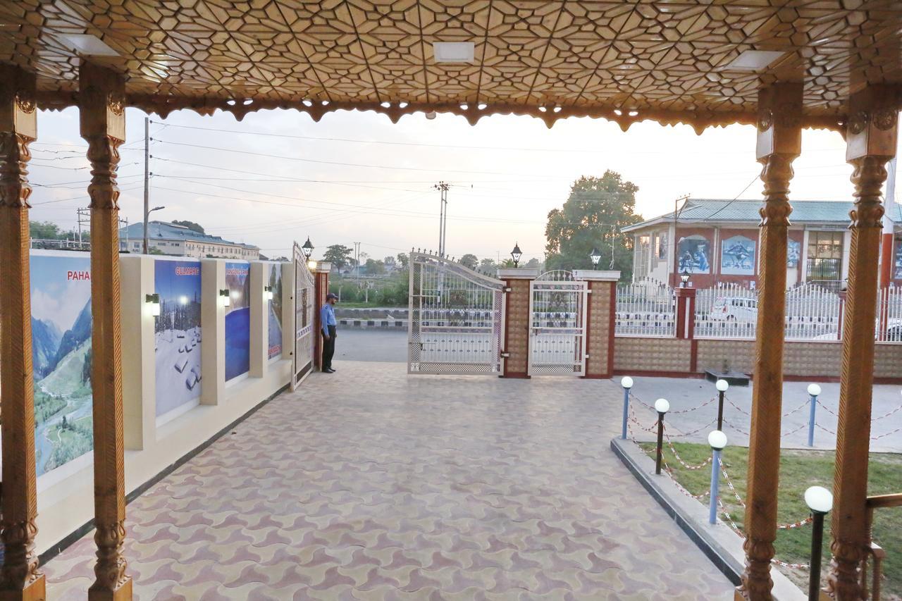 Hotel Shefaf Durgjan Luaran gambar